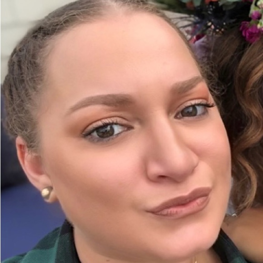 Meet your Posher, Gina